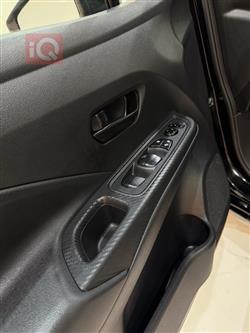 نيسان فيرسا